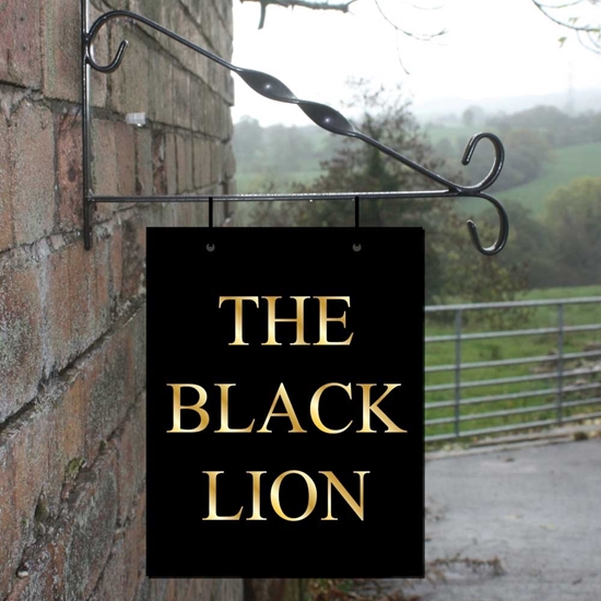 JAF Graphics. Personalised Hanging Bar Sign