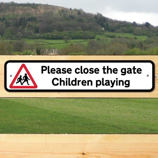 Picture of Children Playing Sign,  Please close the gate