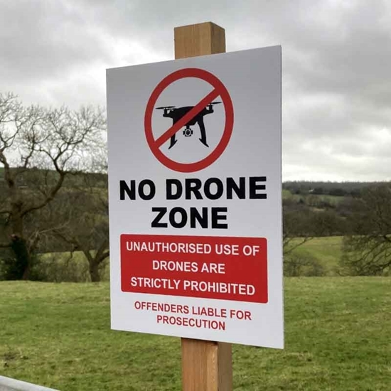 Picture of No flying drones sign