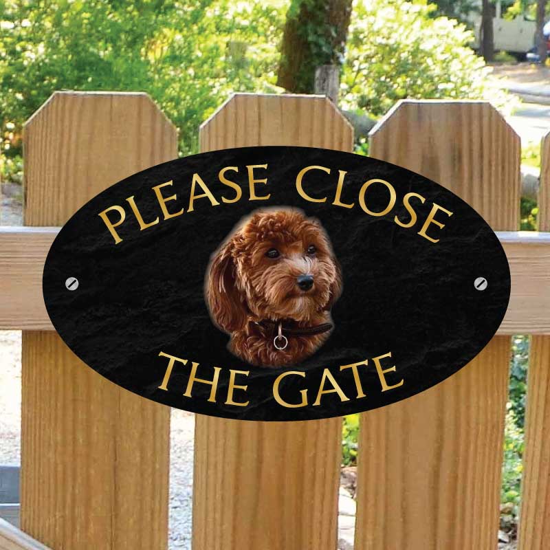 Targa in metallo con scritta Please Close The Gate So That
