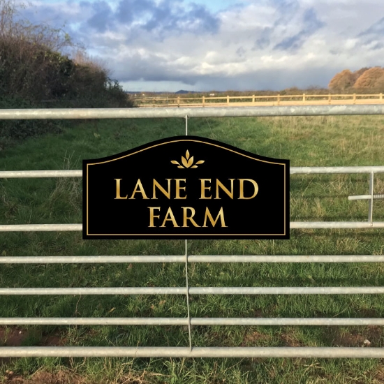 Picture of Classic Curved Top Entrance Farm Gate Sign